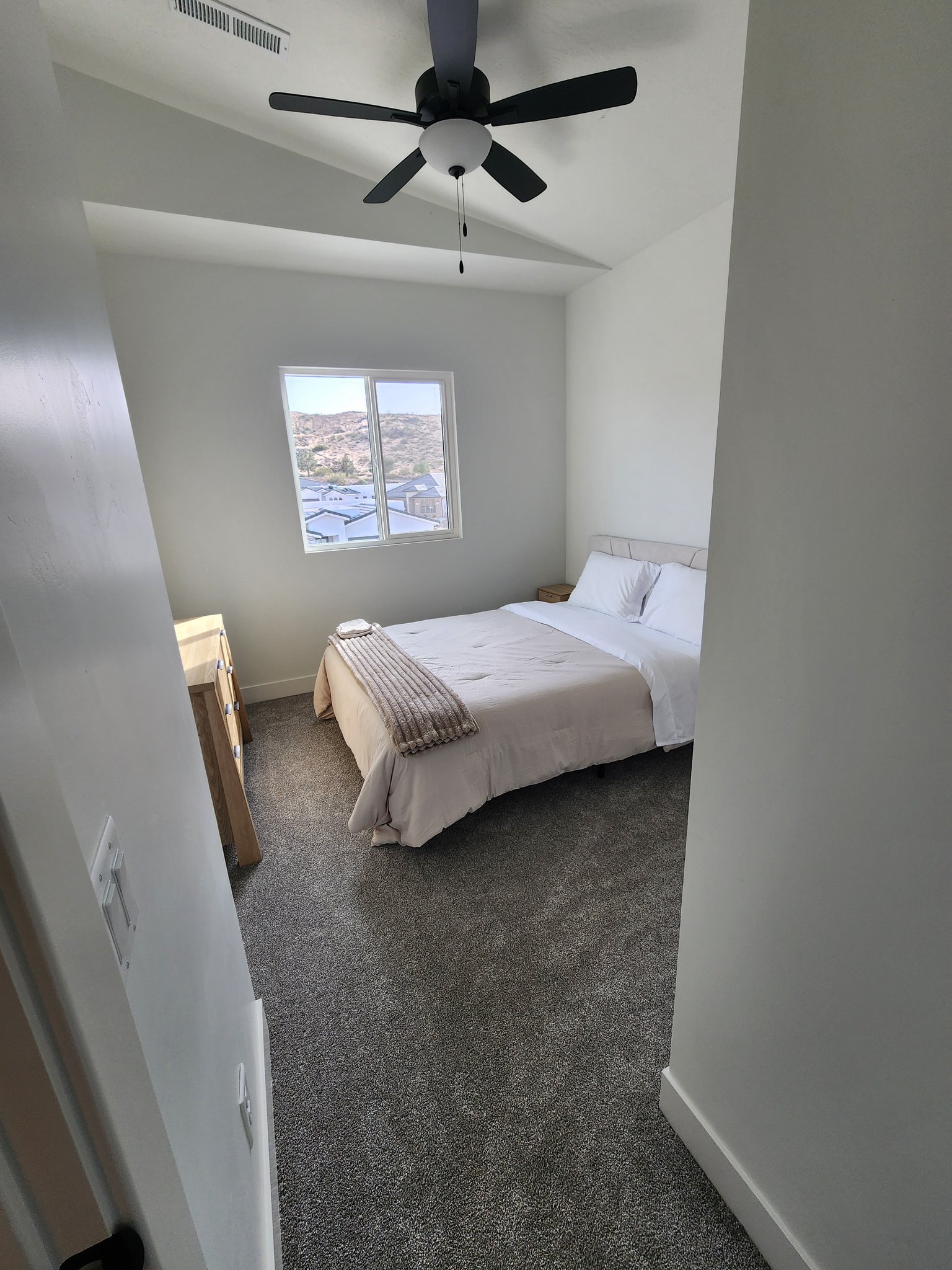 Hurricane Townhome: 2218 W 380 S