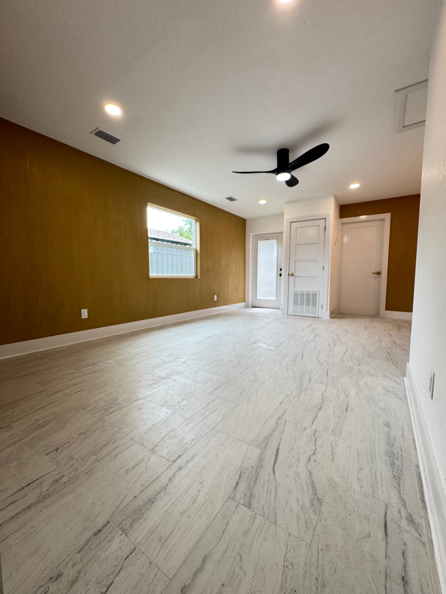 odessa House: 8319 Jana dr