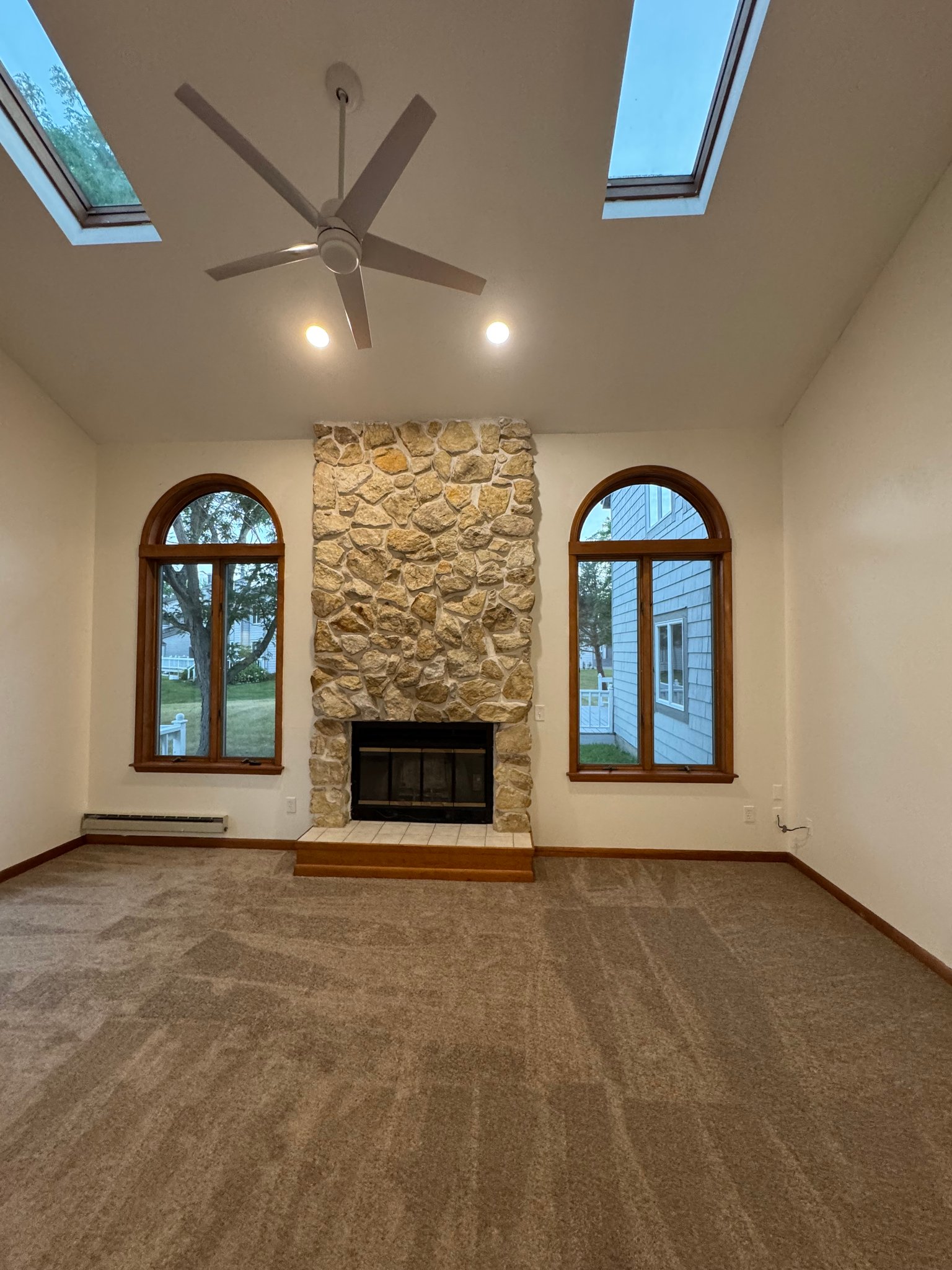 East Syracuse Townhome: 42 Parkington Cir