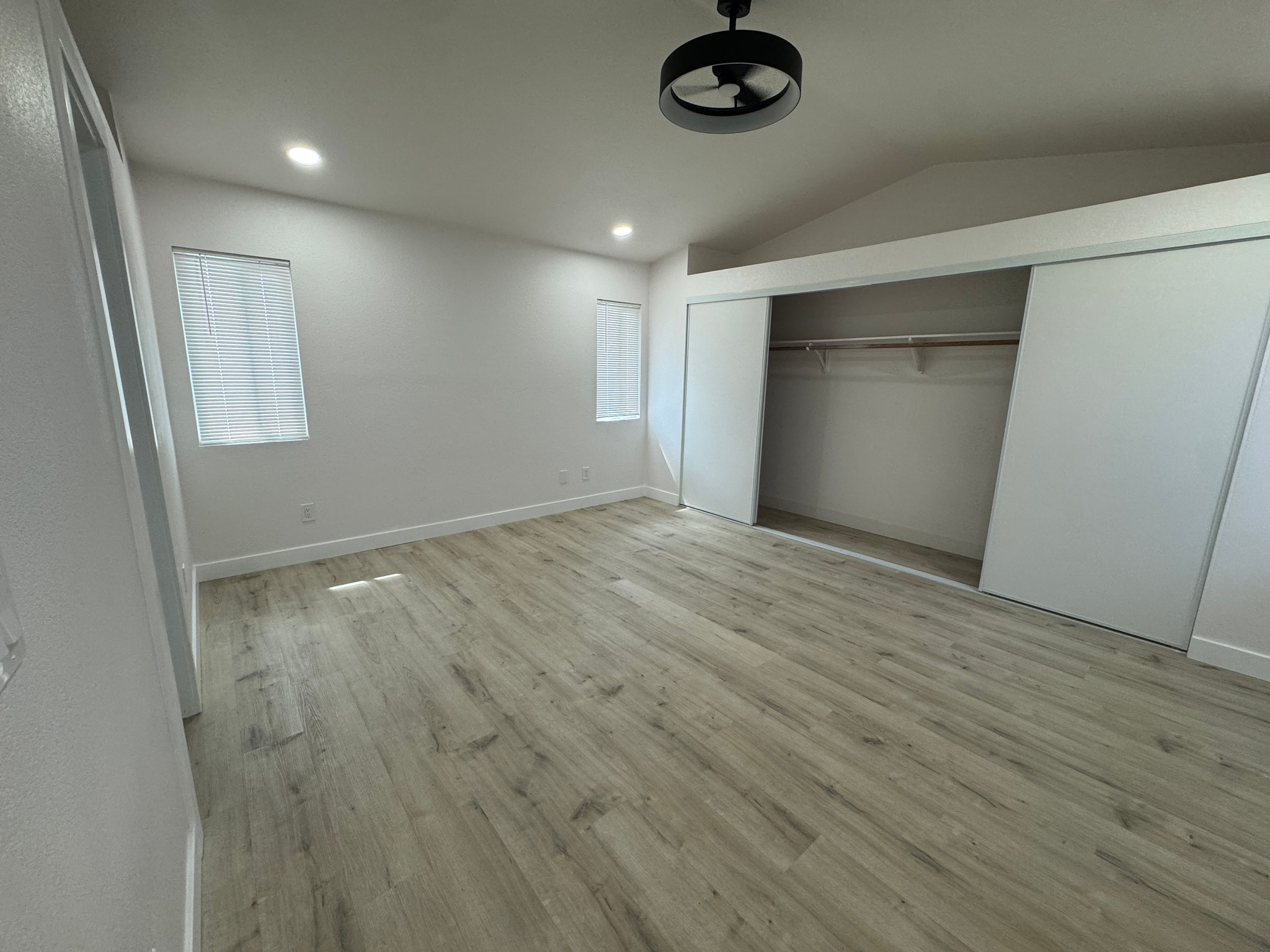 redlands House: 1565 Joanne st