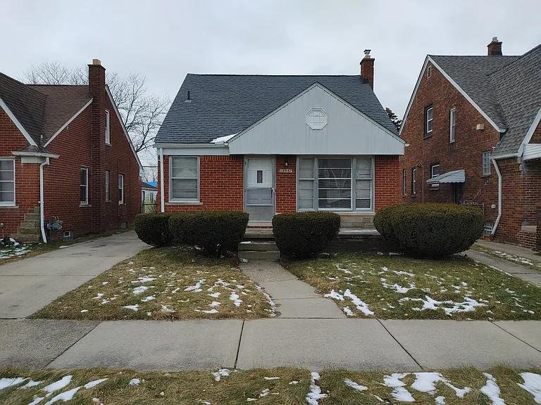 Detroit House: 18147 Runyon St