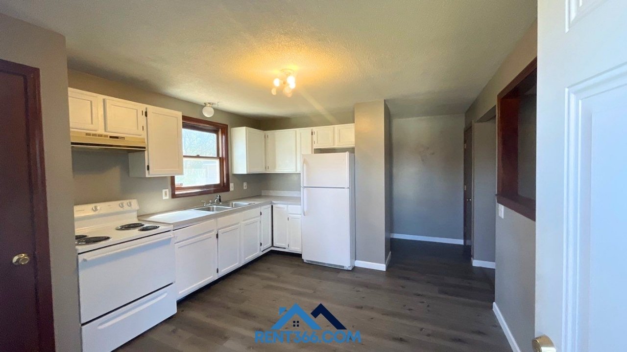 Springfield Townhome: 65 Wisteria St