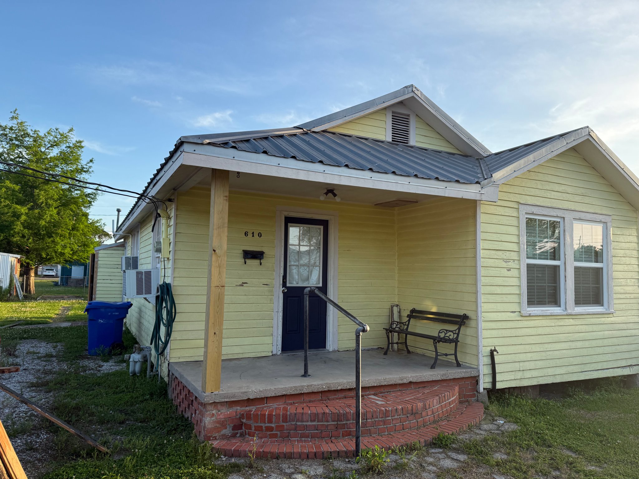 Thibodaux House: 610 Sycamore St,