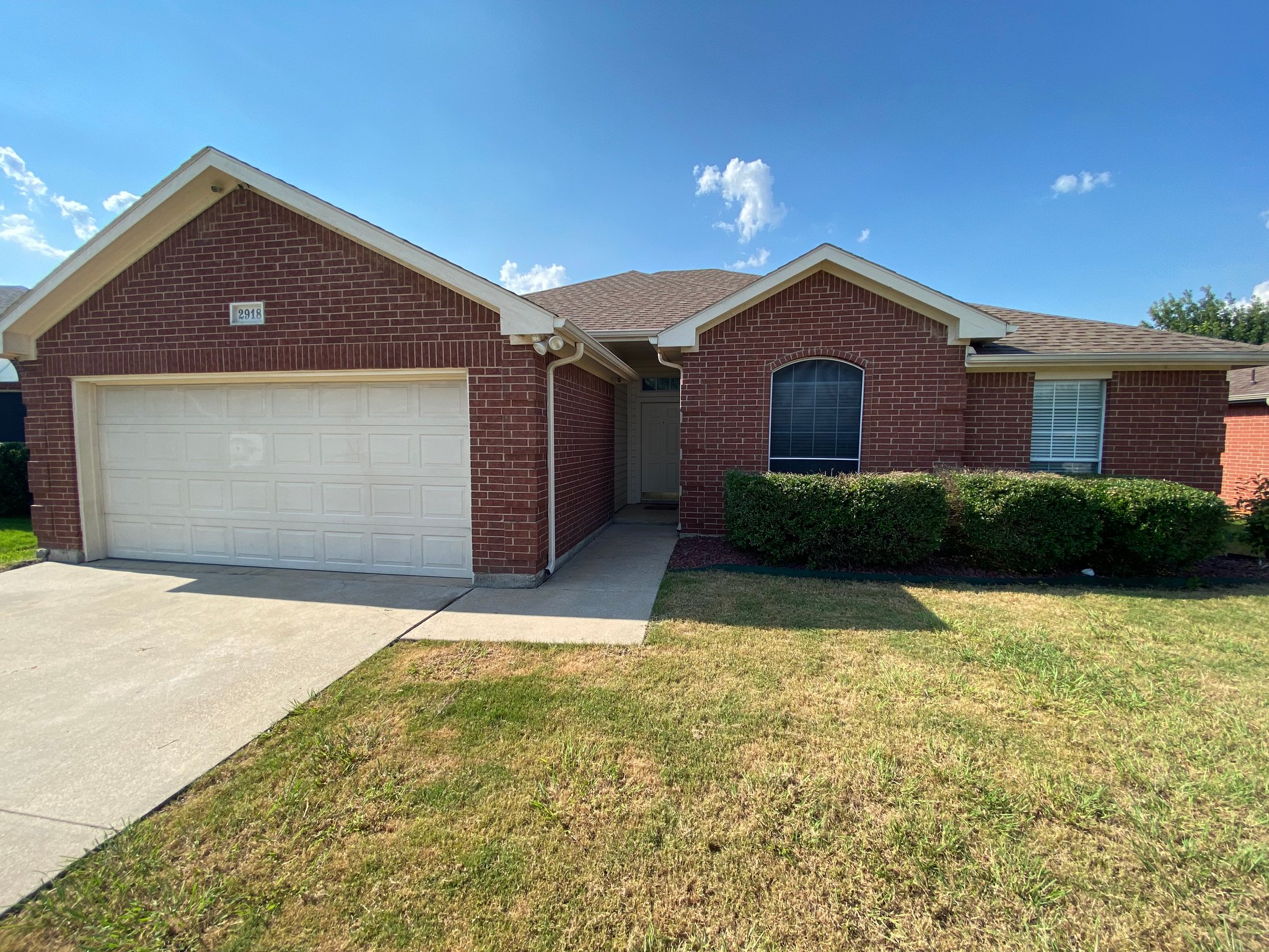 grand prairie House: 2918 hilton head dr