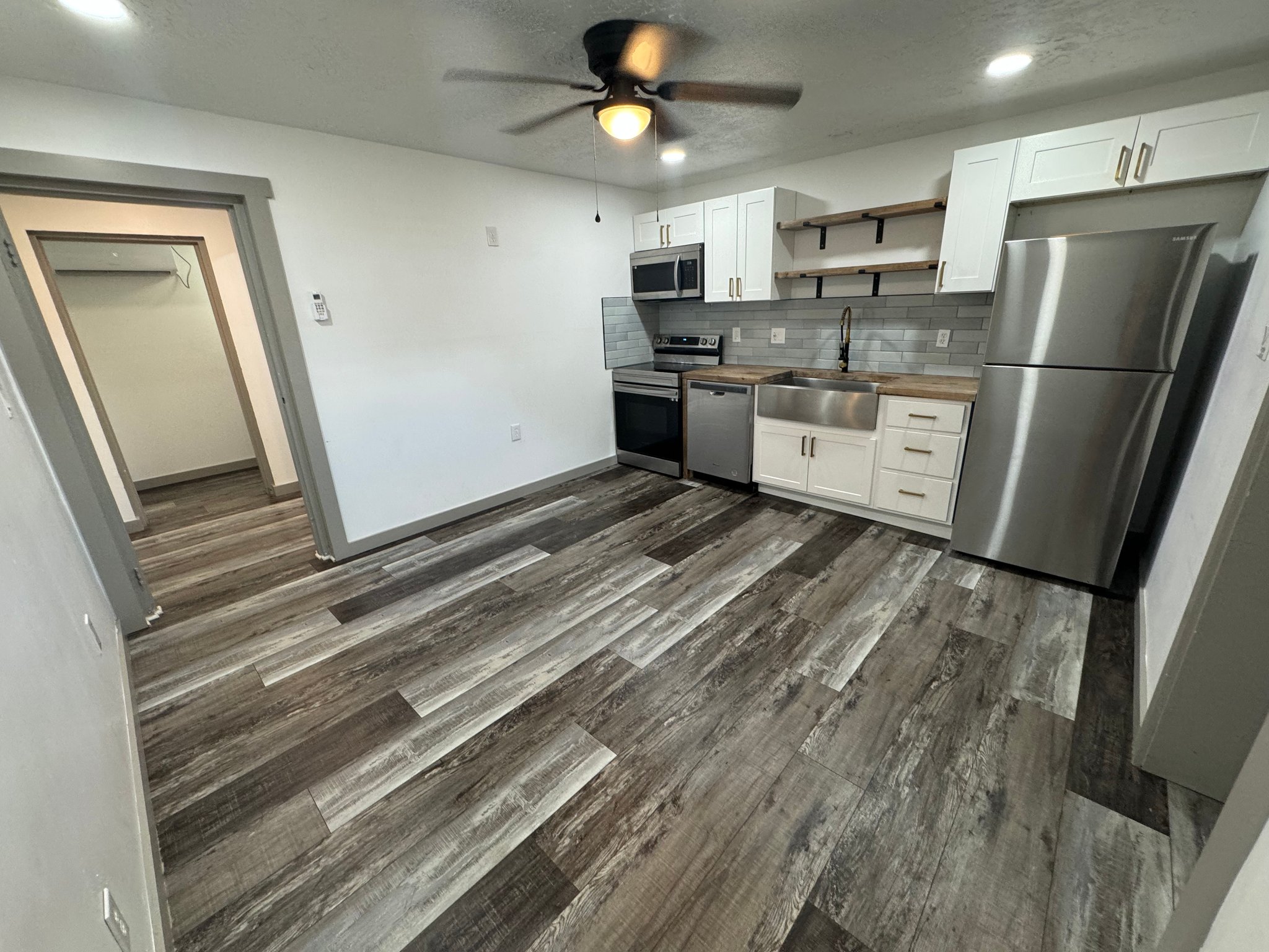 Martin Apartment: 534 Lee Street