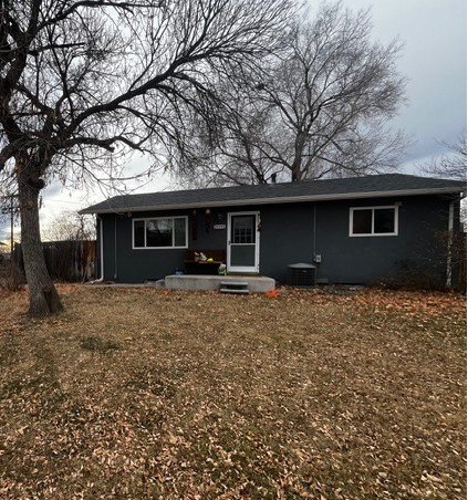 Frederick House: 405 Maple St