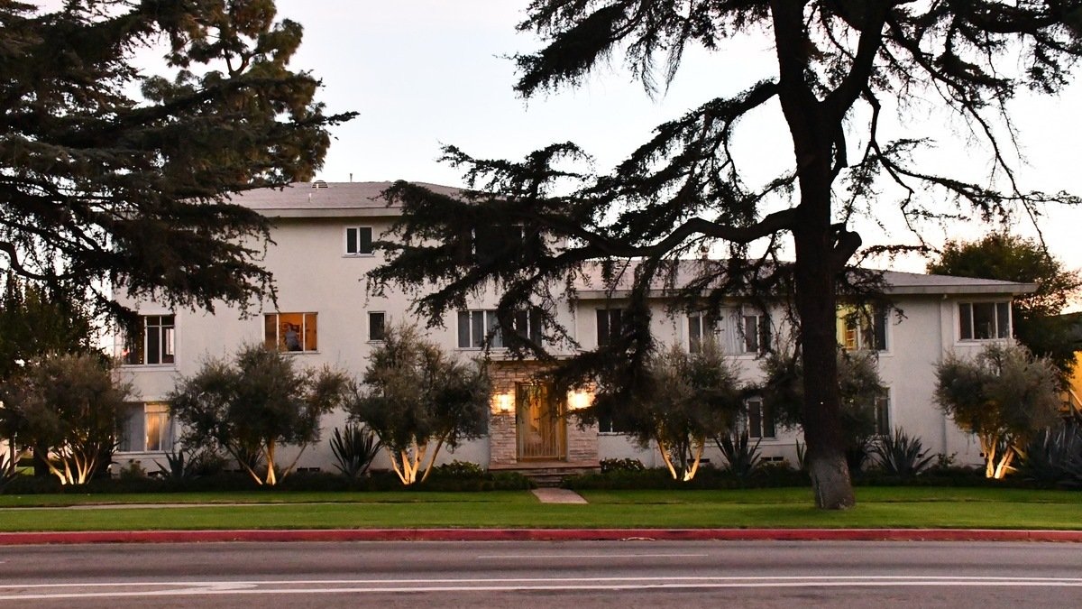 Los Angeles Apartment: 4700 Los Feliz Blvd.