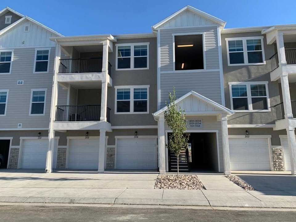 Saratoga Springs Condo: 1831 W. Newcastle Ln