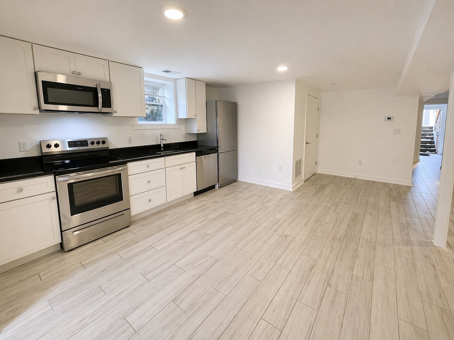 Washington Apartment: 720 Quebec Pl
