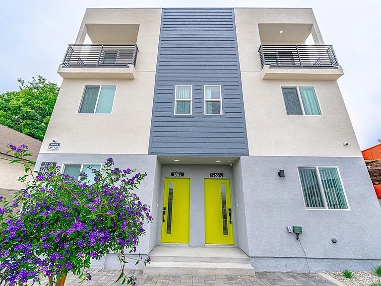 Los Angeles Single Room: 1265 E Adams Boulvedard