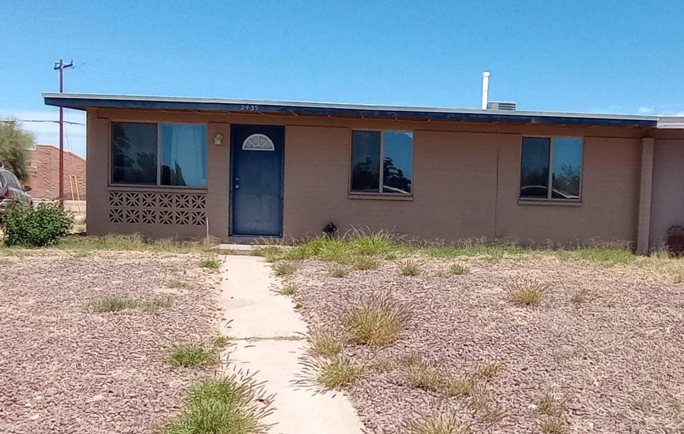 Tucson House: 2439 E Parkside Drive