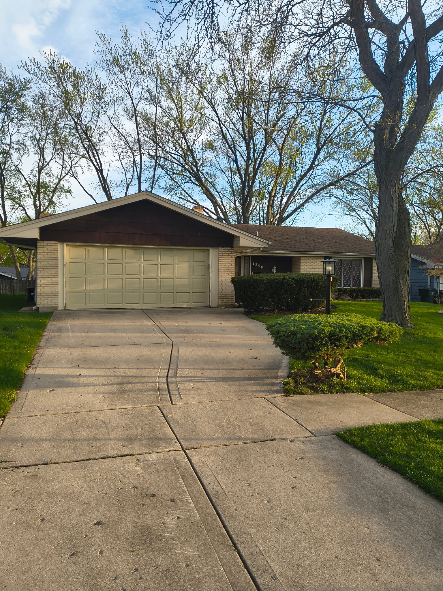 Hoffman Estates House: 1355 Blair Ln