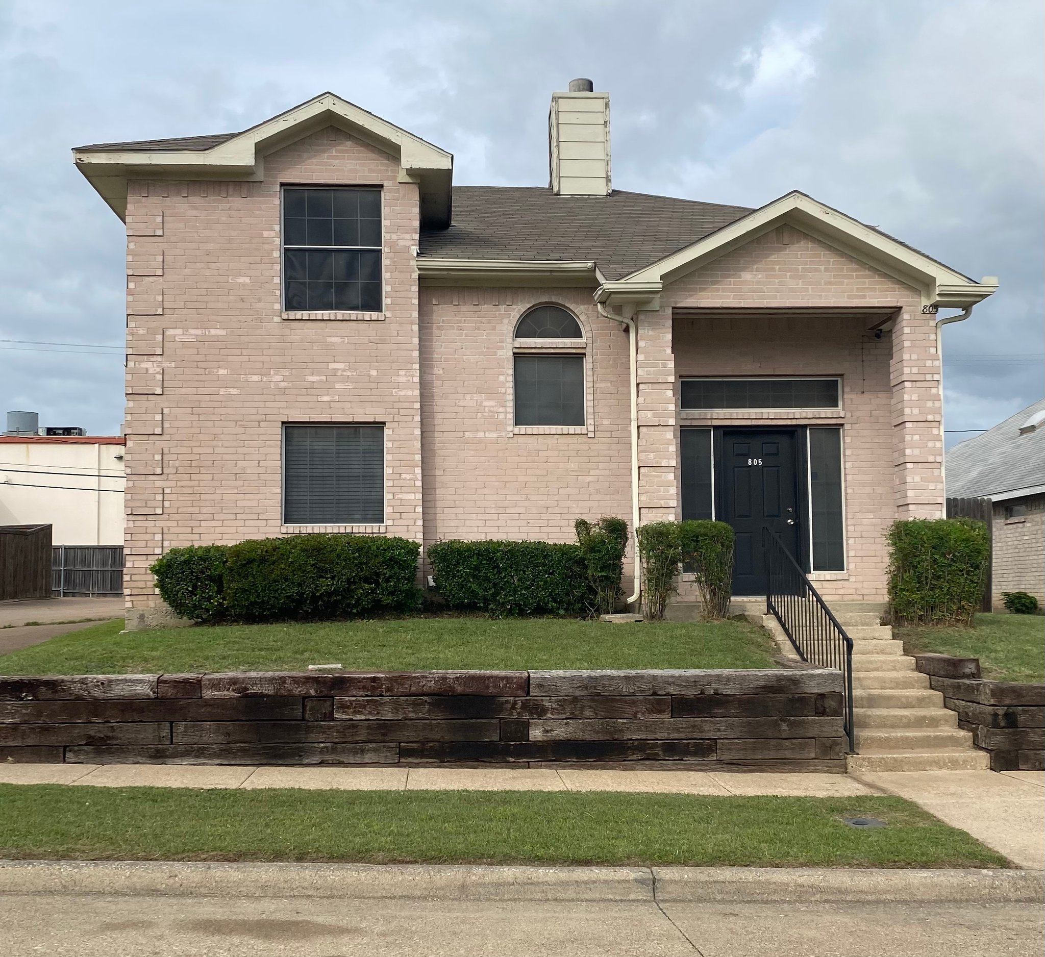 Arlington House: 805 Green Ridge Drive