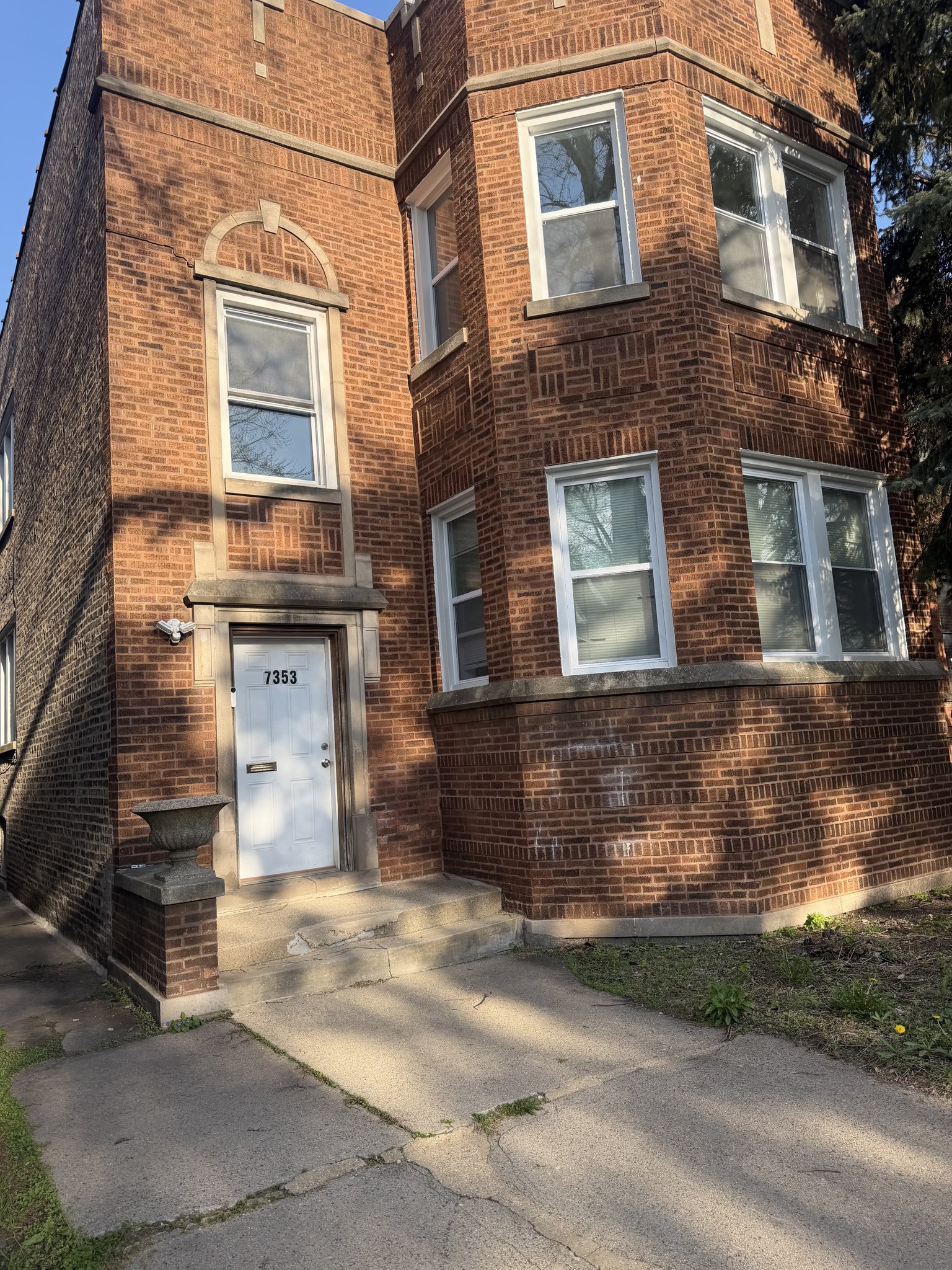 Chicago House: 7353 South King Drive