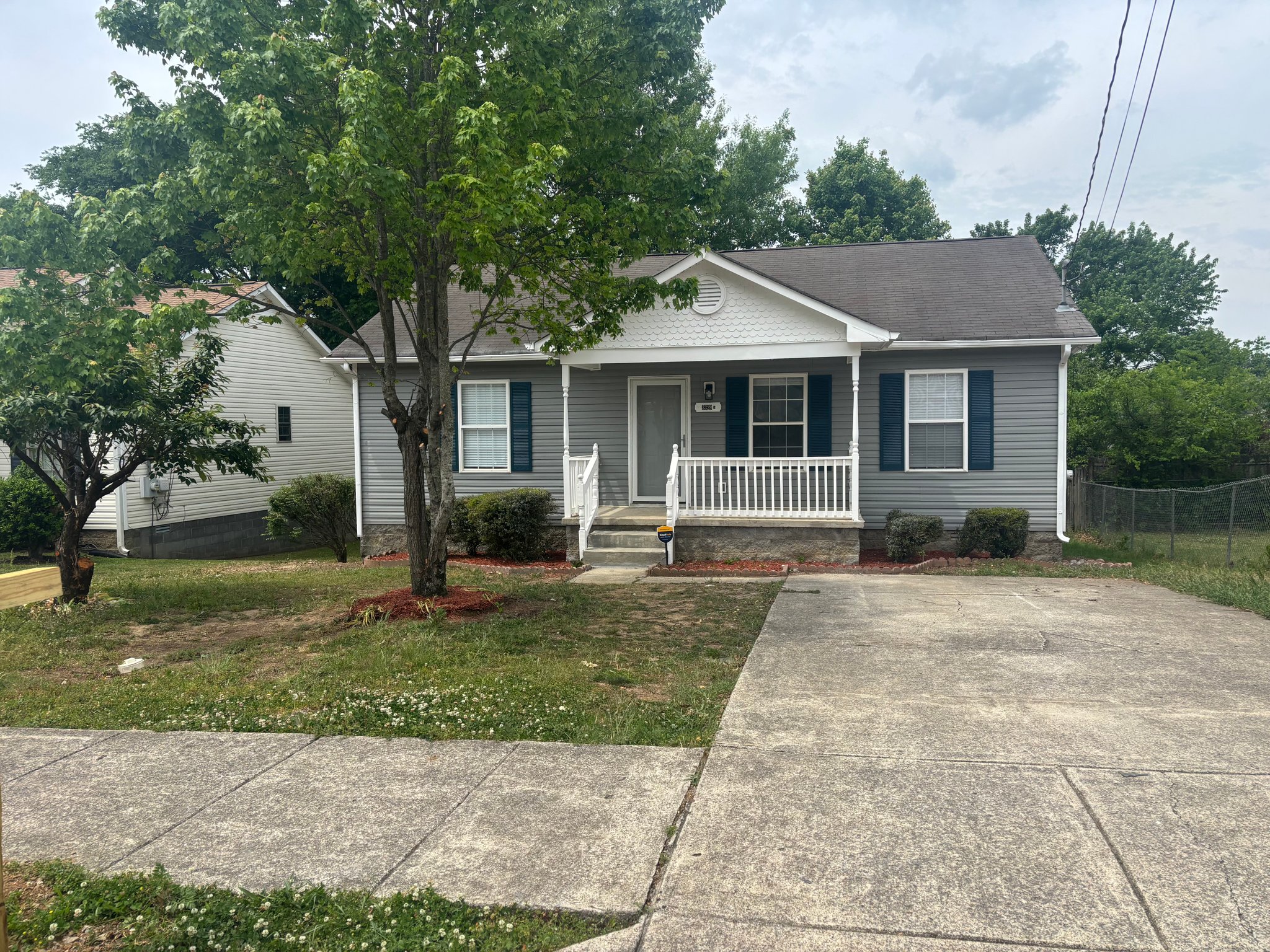 Nashville House: 3329D Moorewood Dr