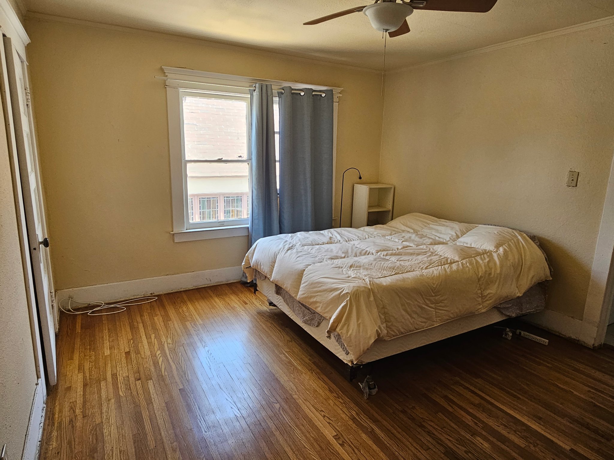 Los Angeles Other: 1424 W 37th Dr