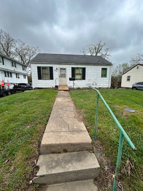 St. Louis House: 342 S Dade Ave