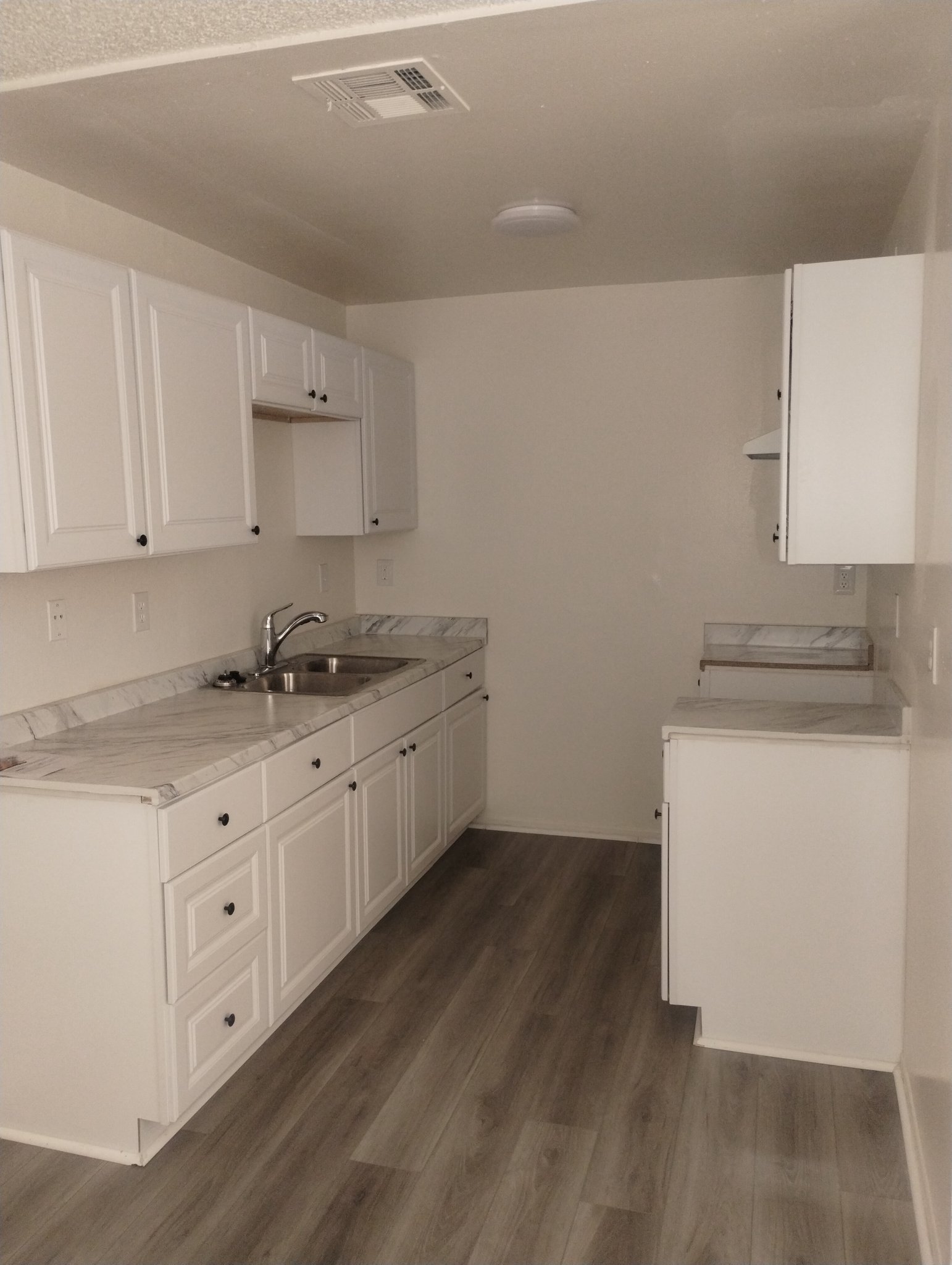 Palmdale Apartment: 38290 5th St E