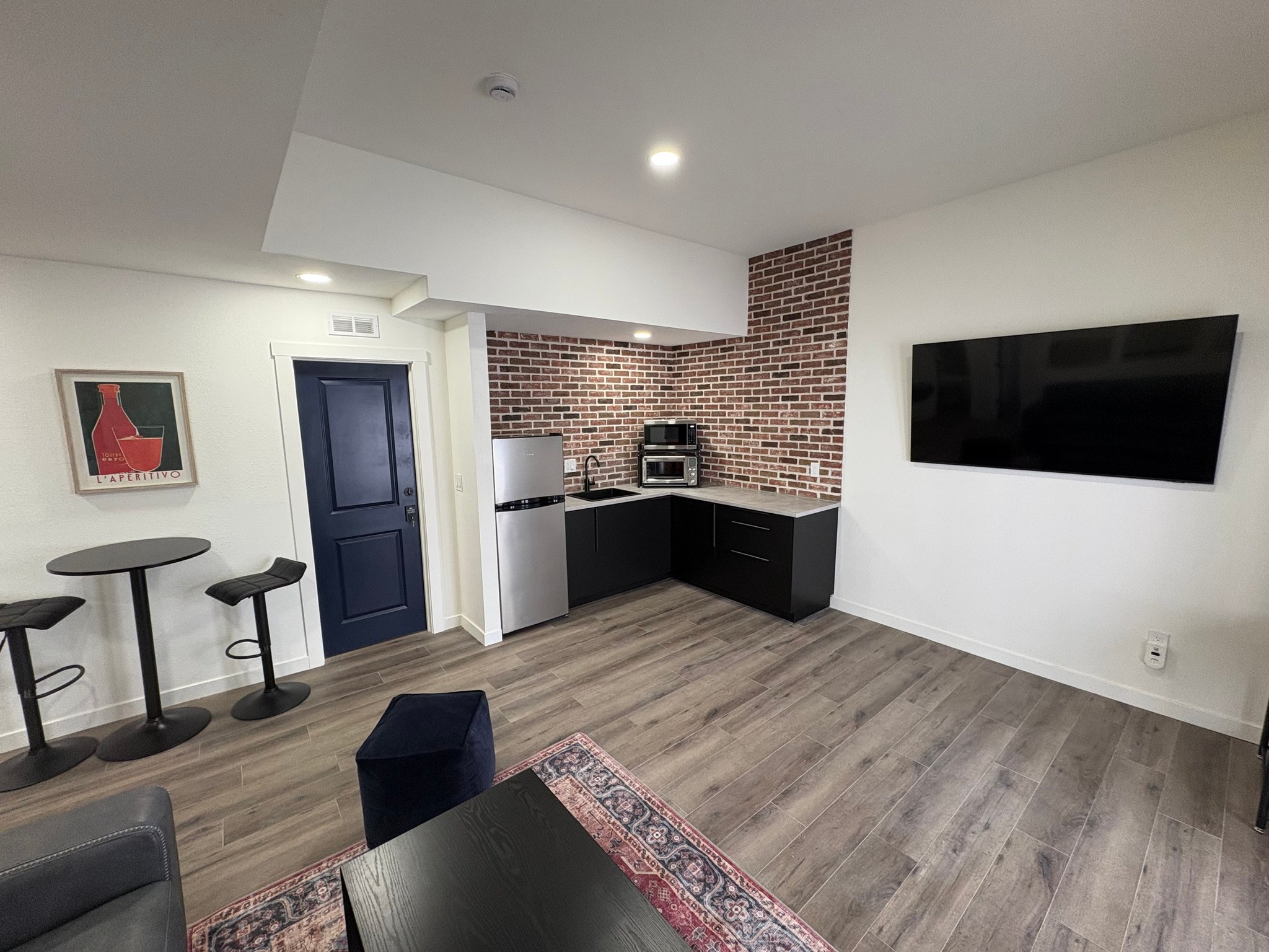 Granby House: 18 Pine Drive