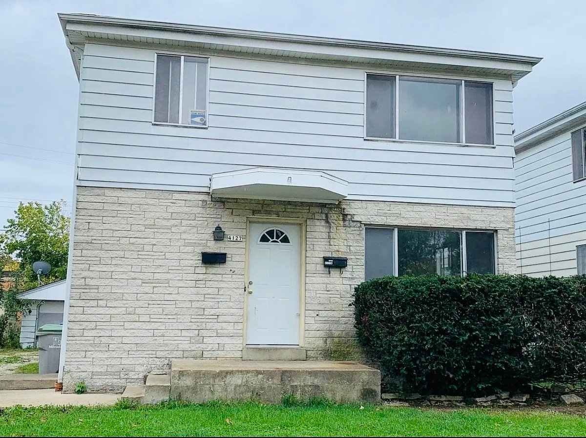 Milwaukee Townhome: 4127 W Kiley ave