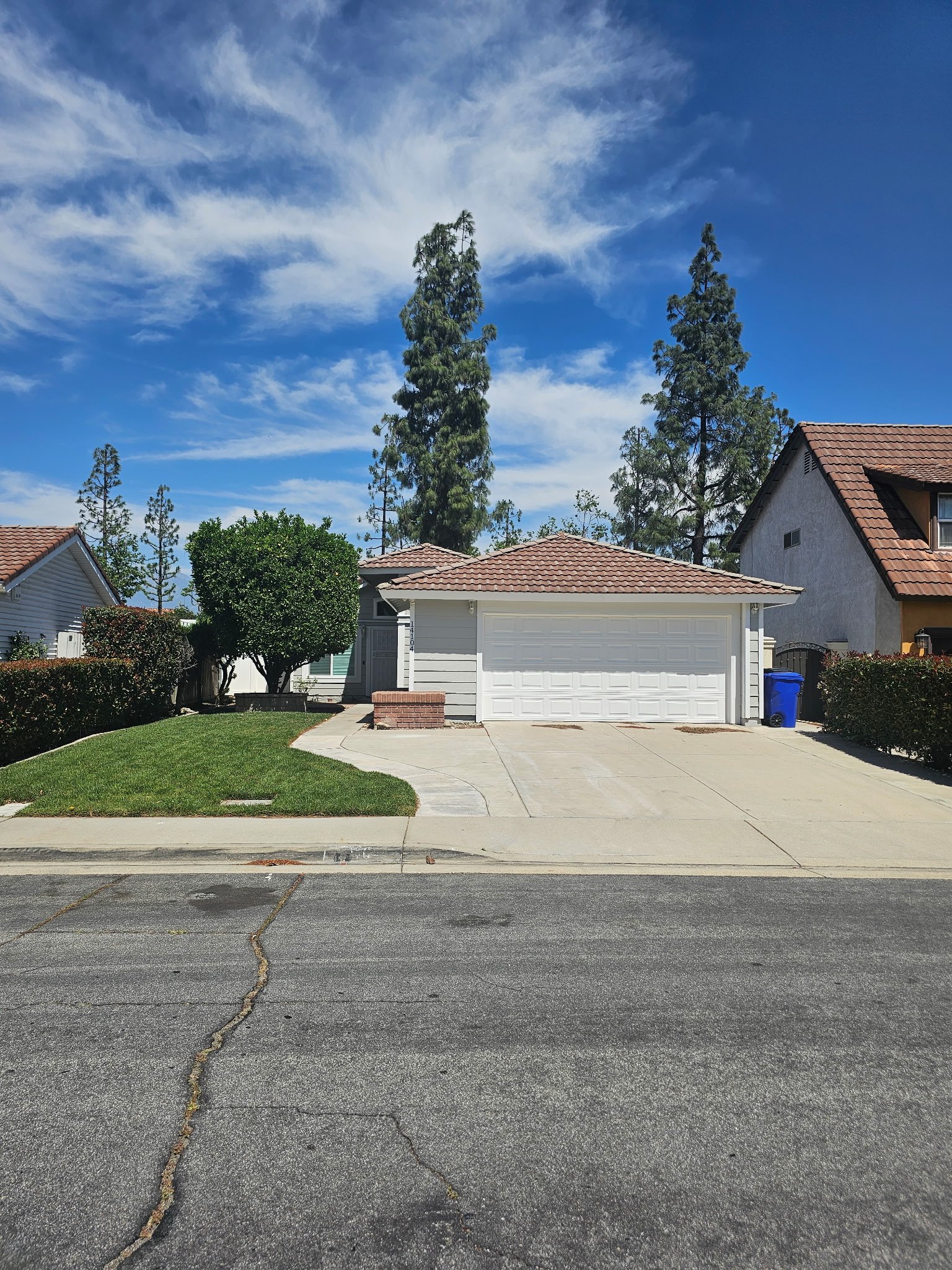 Fontana House: 14104 Hillcrest Dr