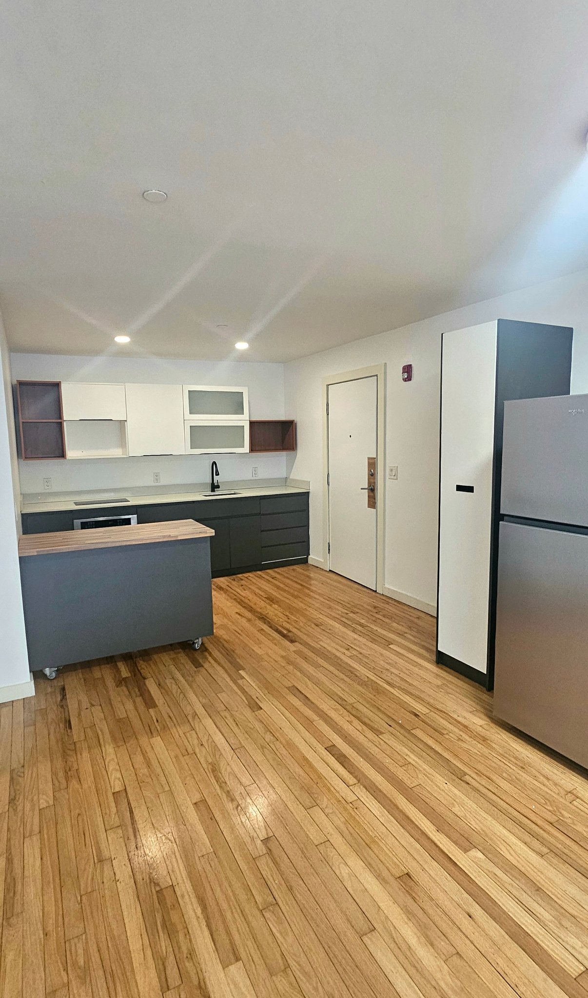 New Haven Apartment: 35 Springside Ave