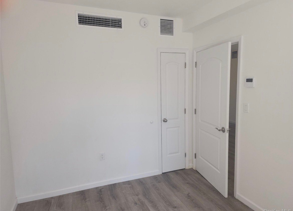 Rego Park House: 9730 64 Avenue