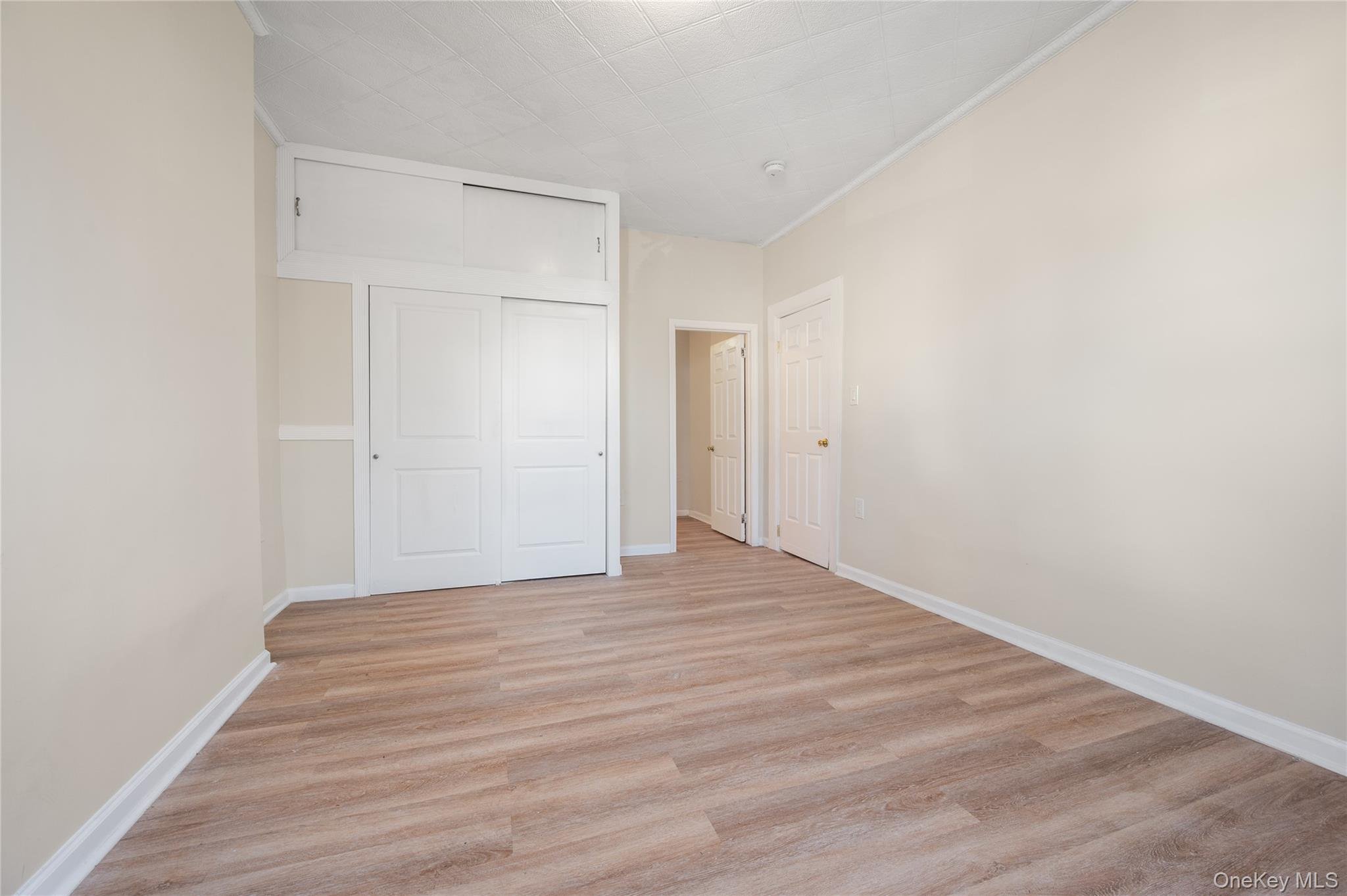 Kensington House: 308 E 8th Street