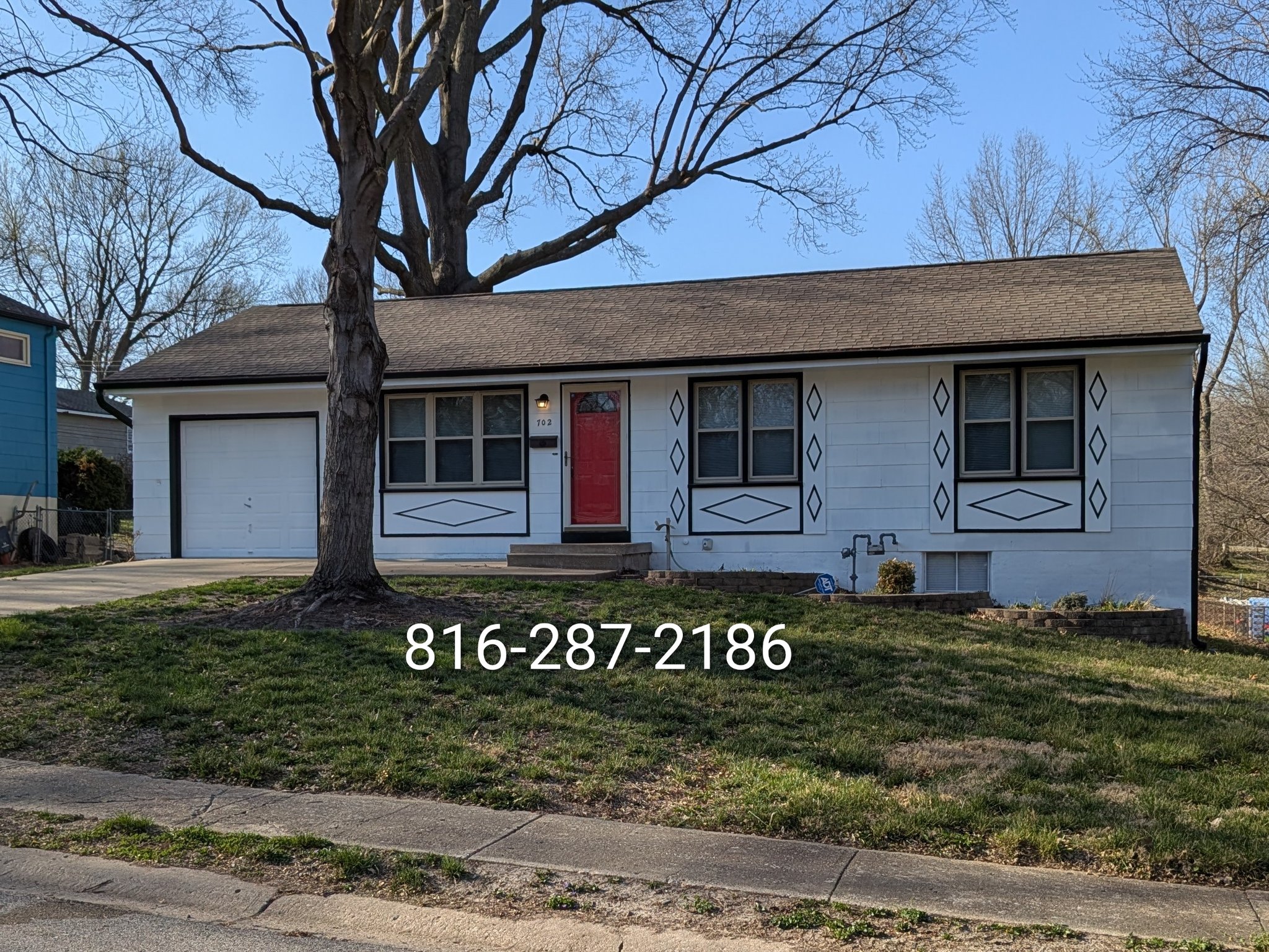 INDEPENDENCE House: 702 W 39th St N