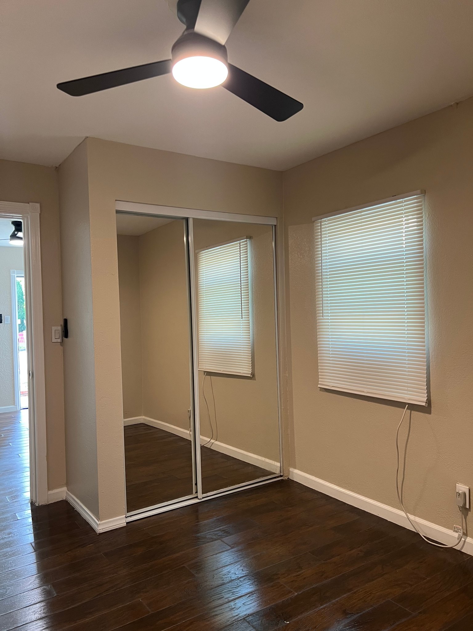 La Habra House: 606 1/2 West 4th Avenue