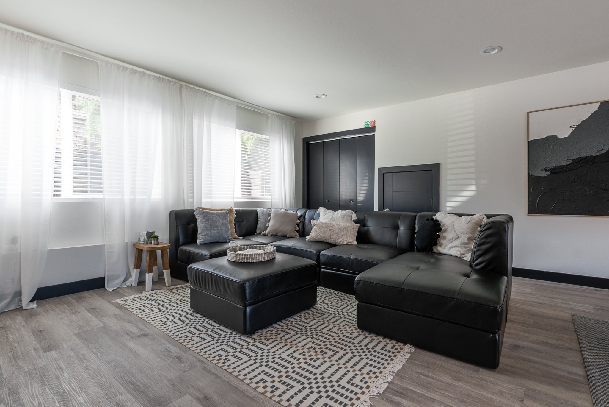 Seattle Apartment: 10009 Des Moines Memorial Dr S