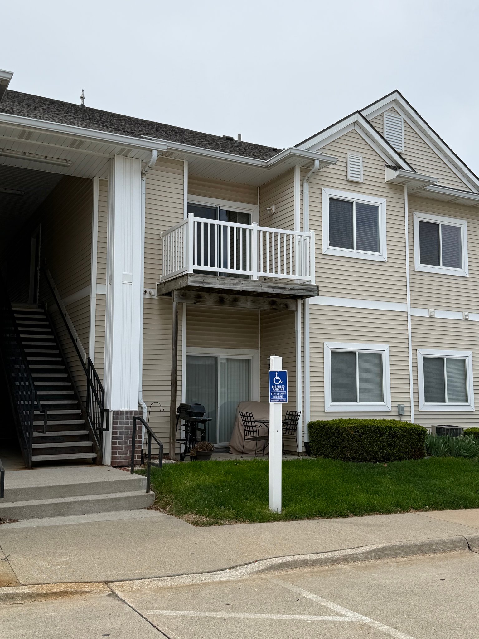 DES MOINES Condo: 2323 East Porter Ave