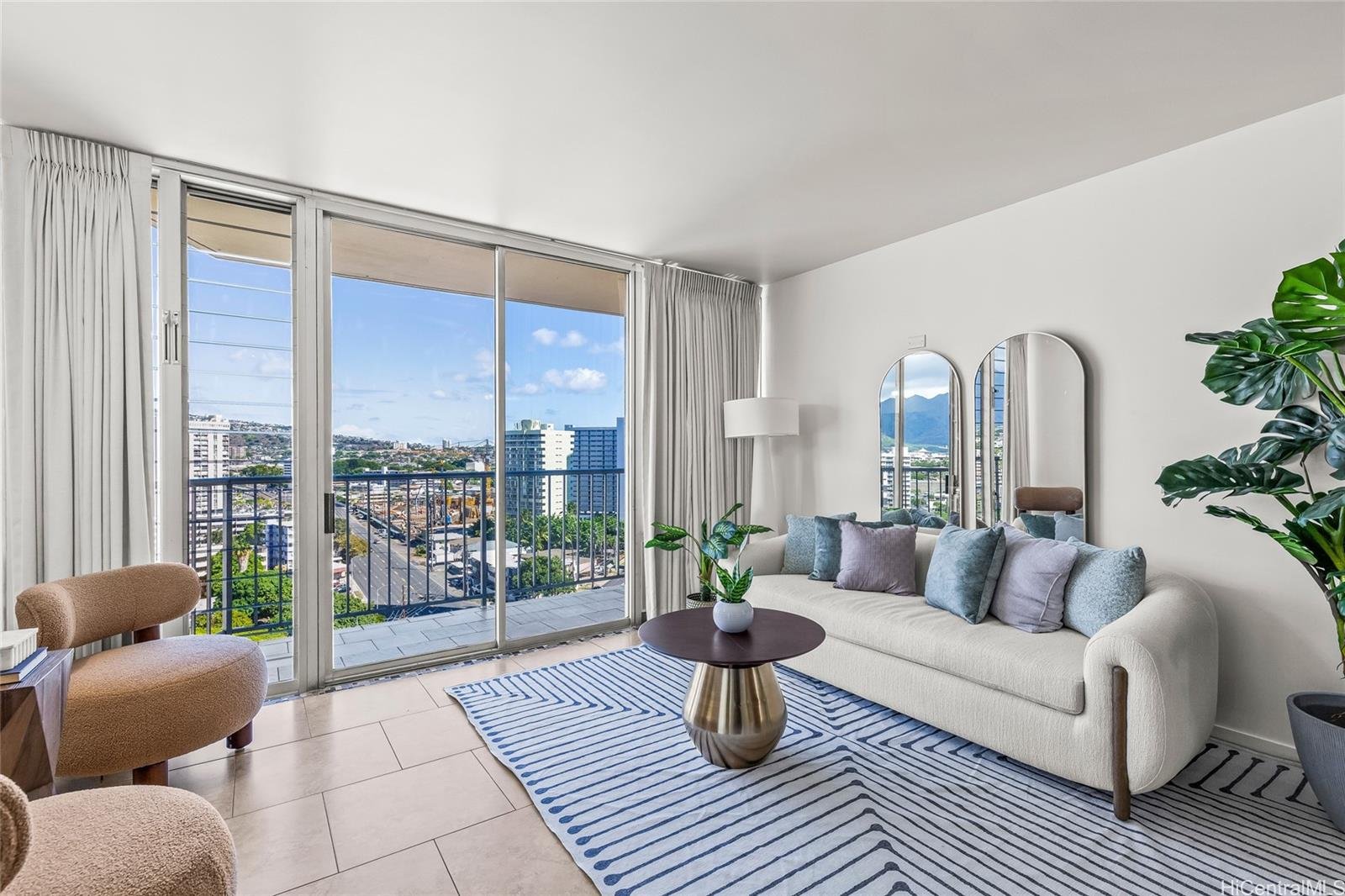 Honolulu Condo: 2474 Kapiolani Blvd.