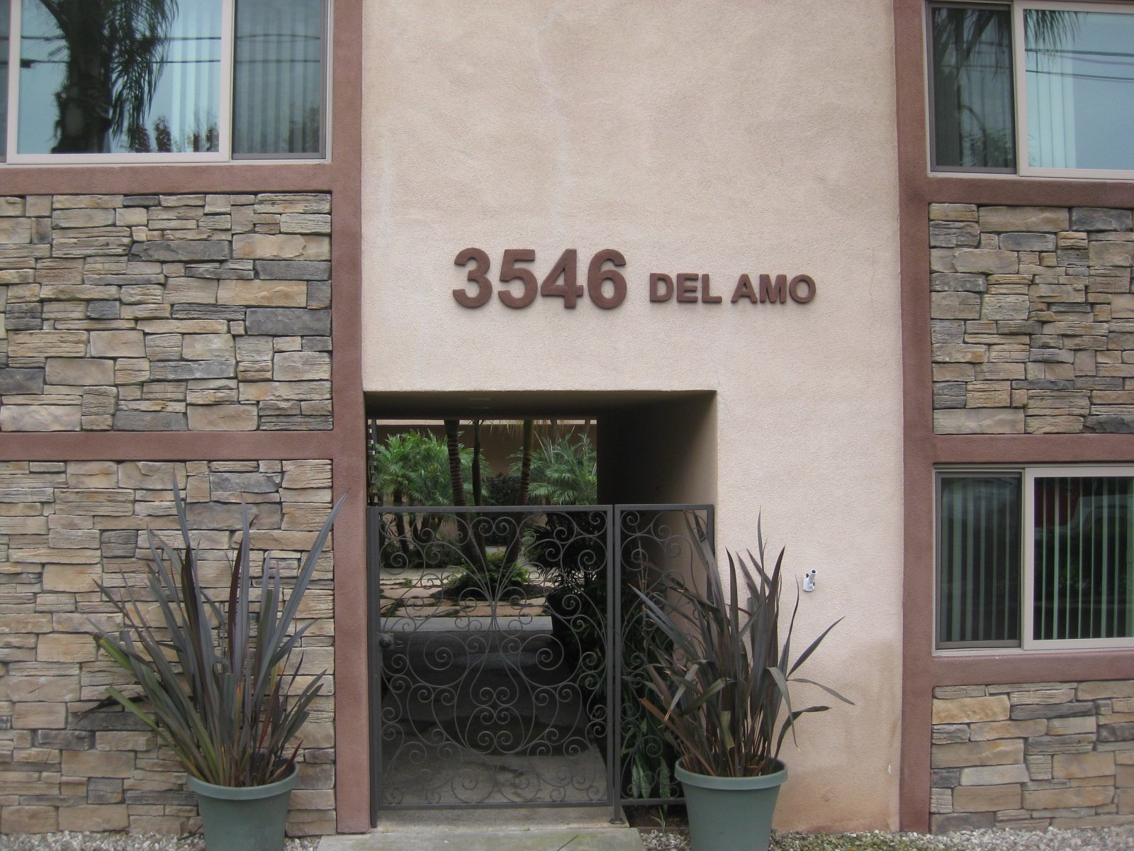 Torrance Apartment: 3546 Del Amo Blvd
