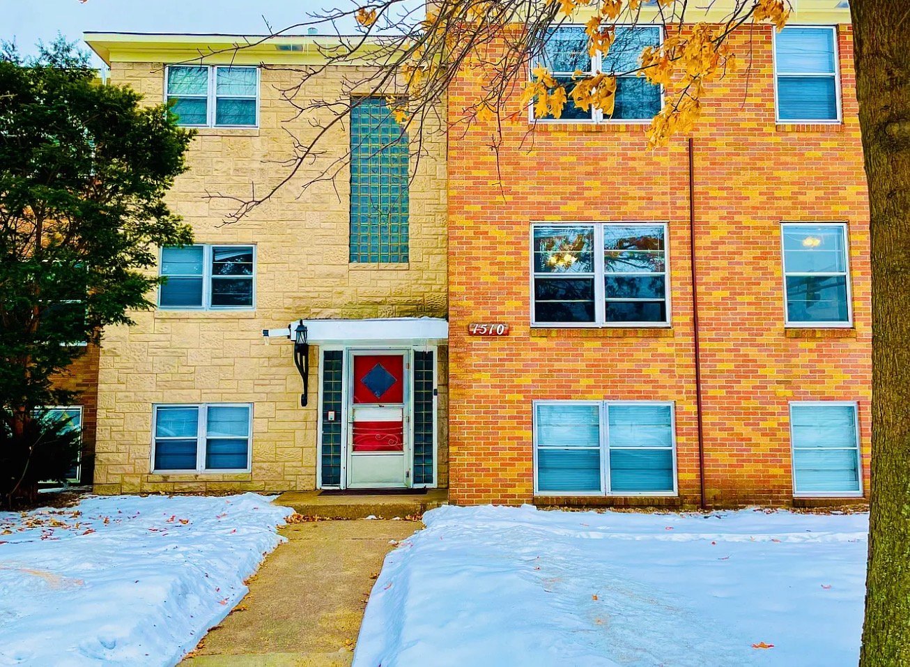 Saint Paul Apartment: 1510 Larpenteur Ave W