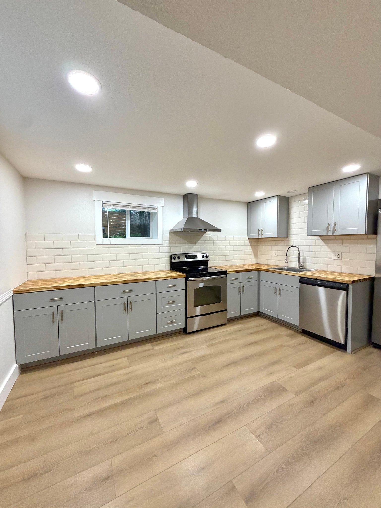 Portland Multiplex: 315 SE 151st Ave