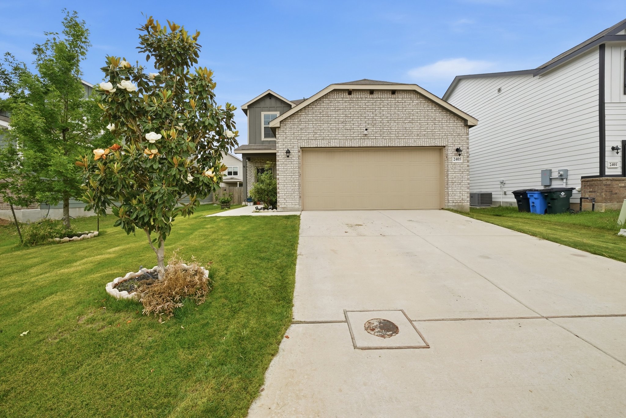 Seguin House: 2405 Ayers Dr