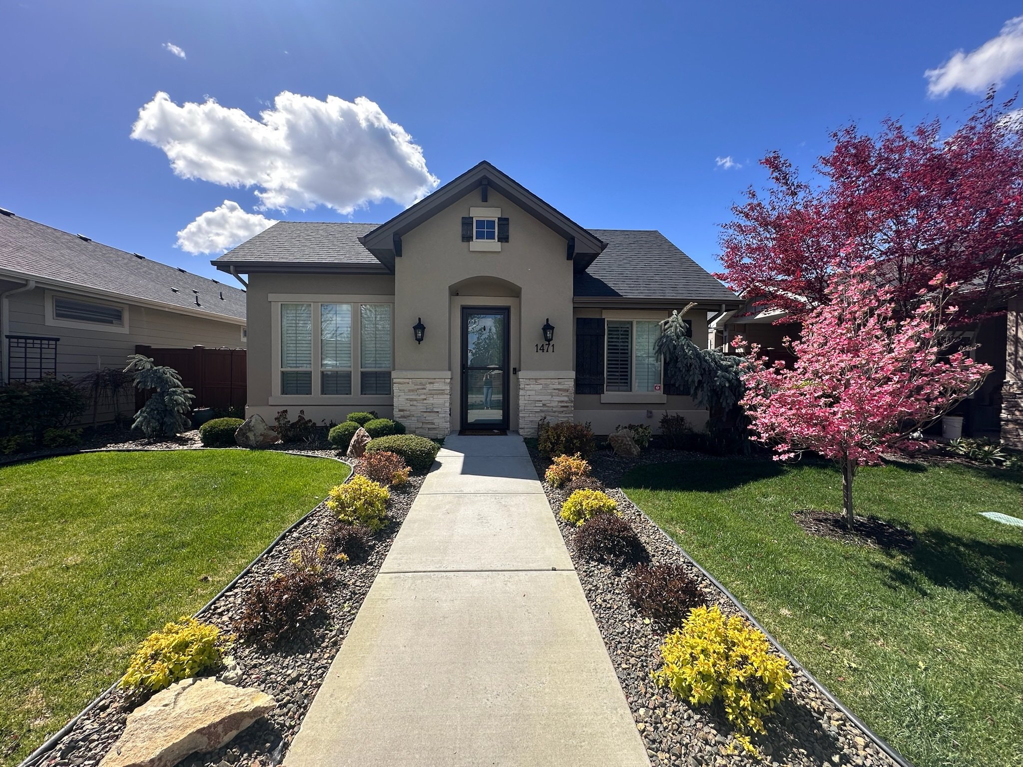 Meridian House: 1471 E Summerheights