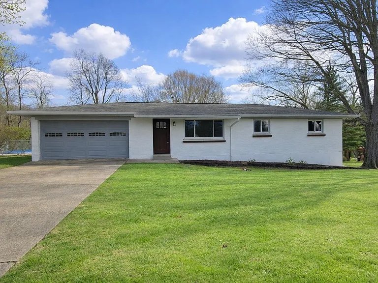New Richmond House: 969 Robin Hill Dr.