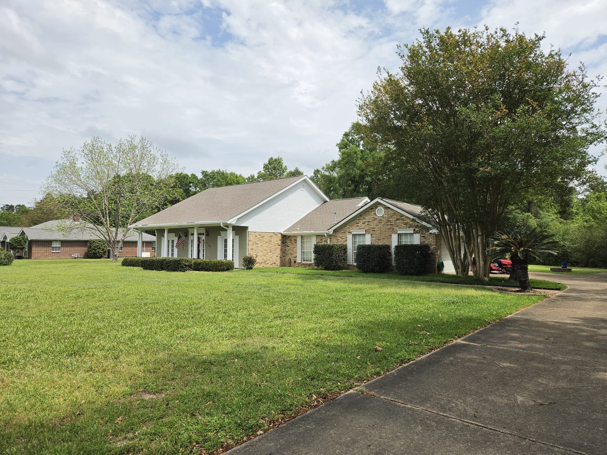 Deridder House: 1140 Allison Drive