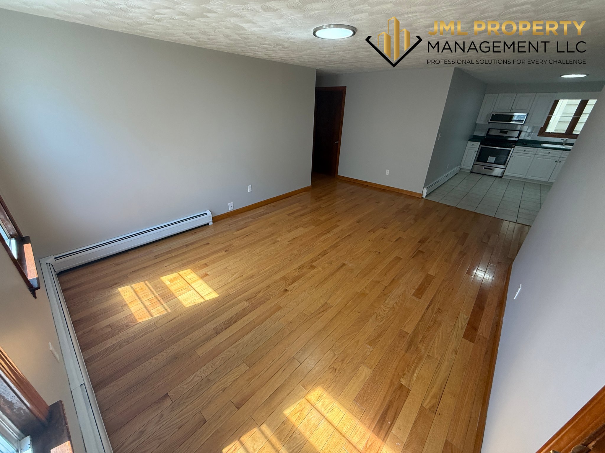 Fall River Apartment: 52 Pitman St