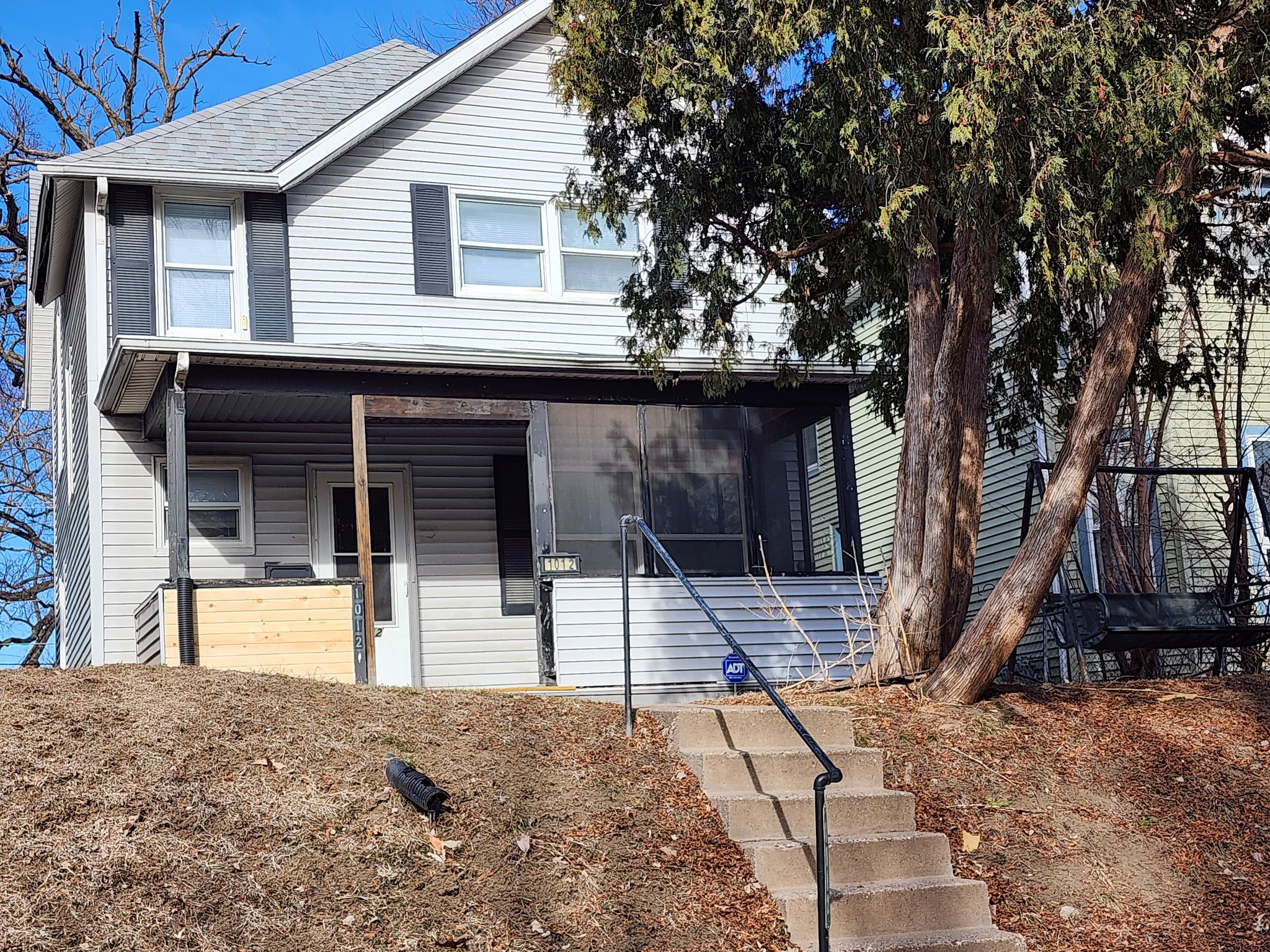 Davenport House: 1012 E 15th St,