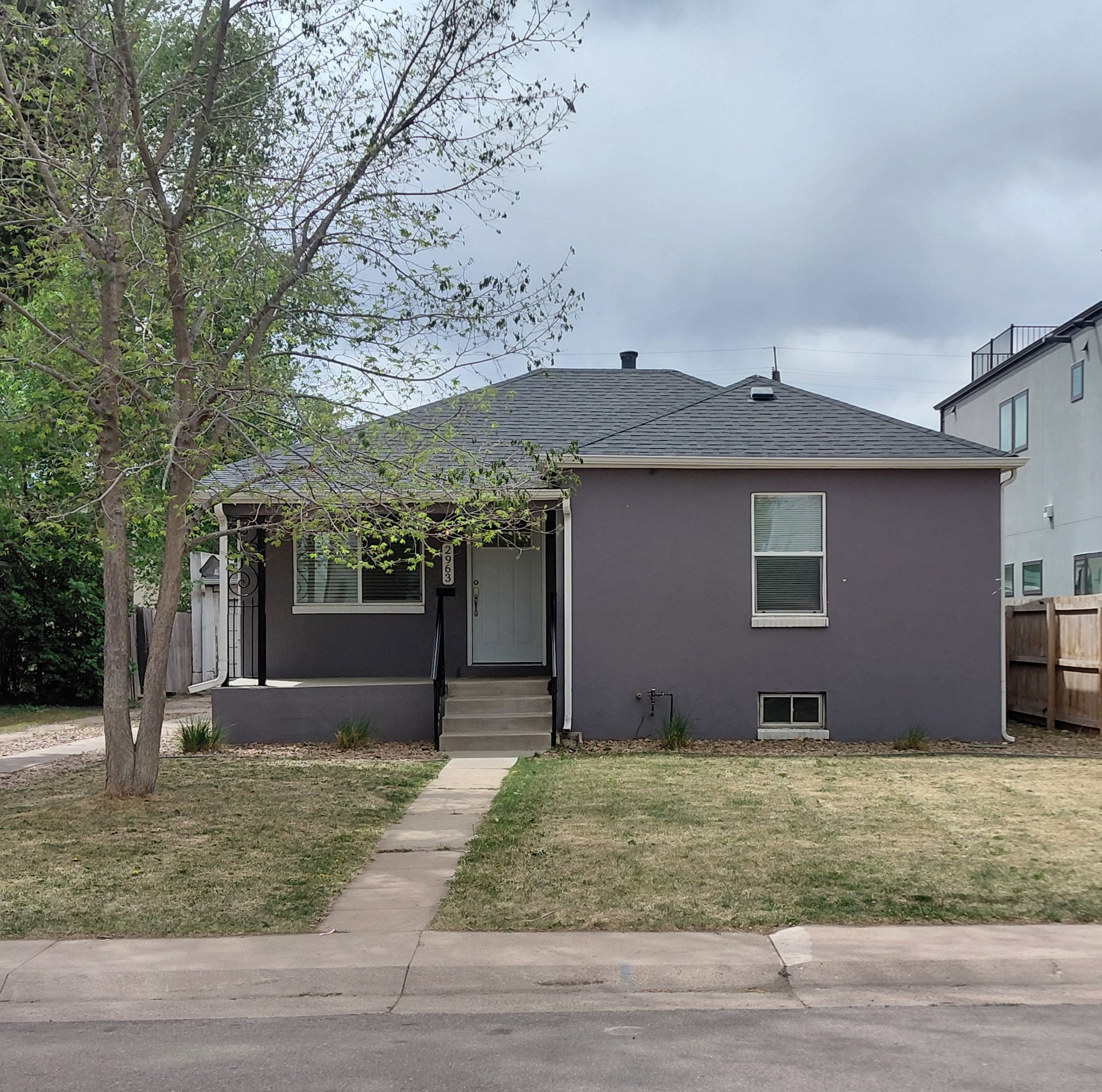 Englewood House: 1 Elati St