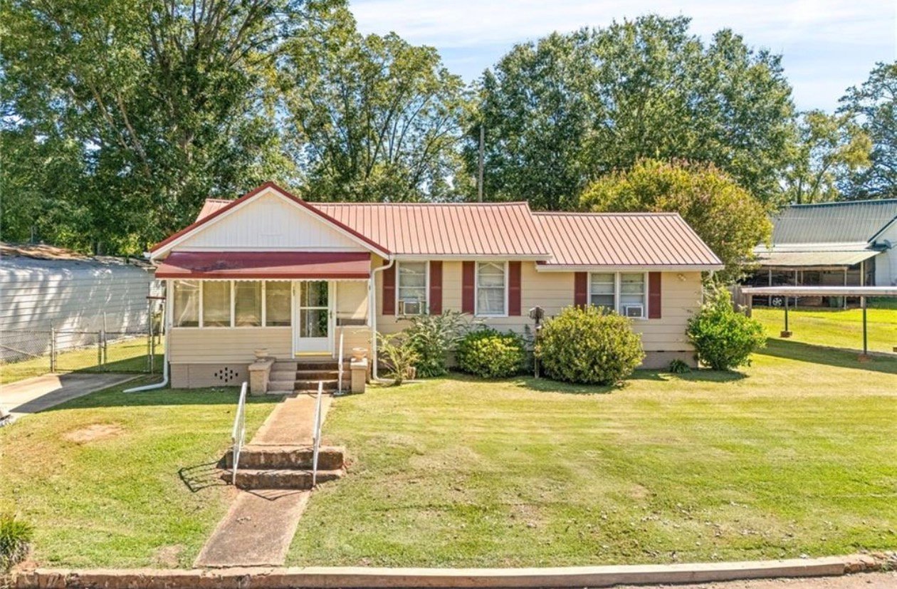 valley House: 107 maple st