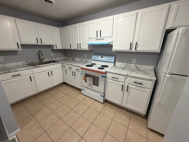 Red Wing Apartment: 205 Plum Street