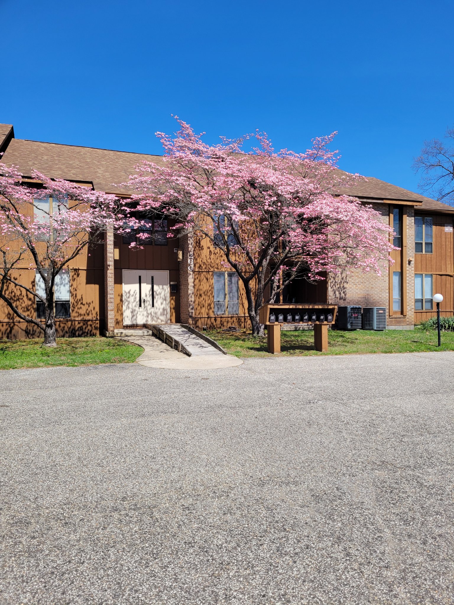 Ashland Apartment: 500 Oxcart Rd. Apt.