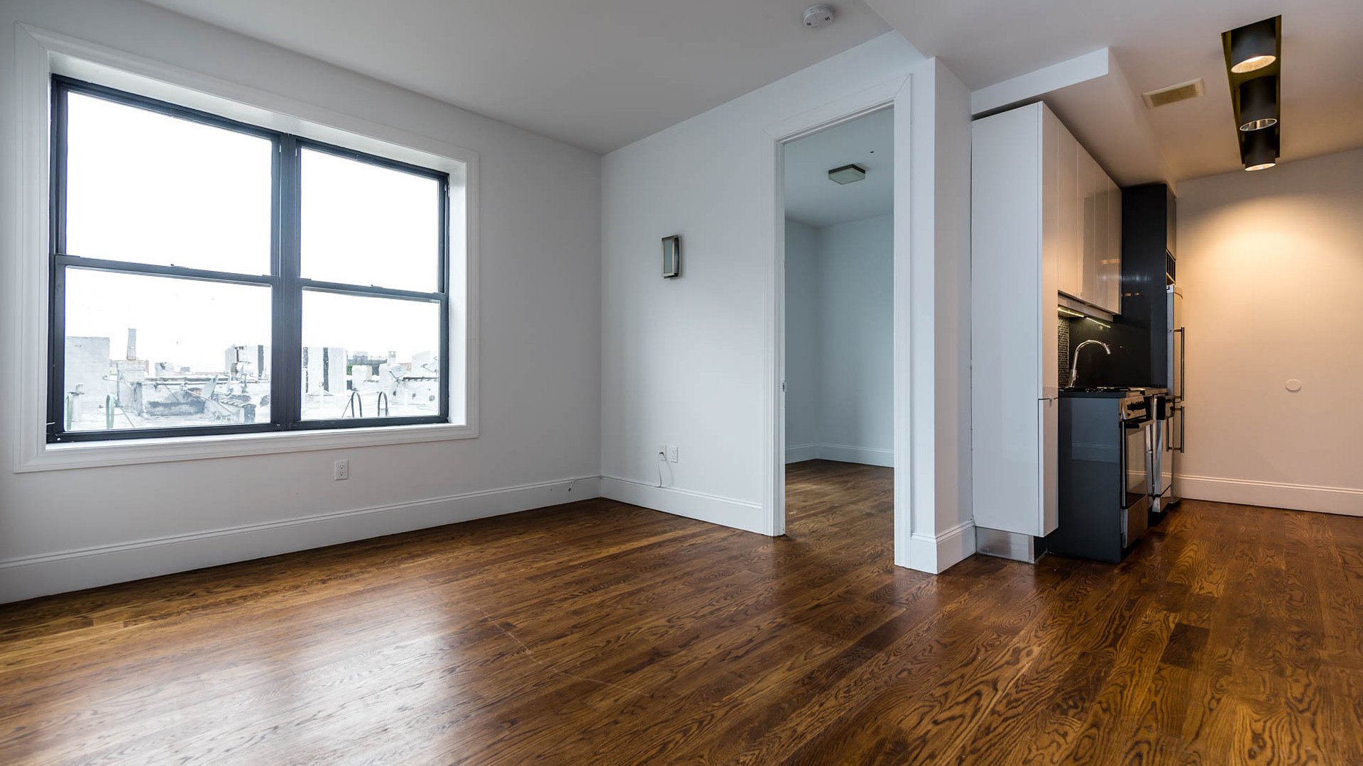 brooklyn Apartment: 16-25 Putnam Avenue