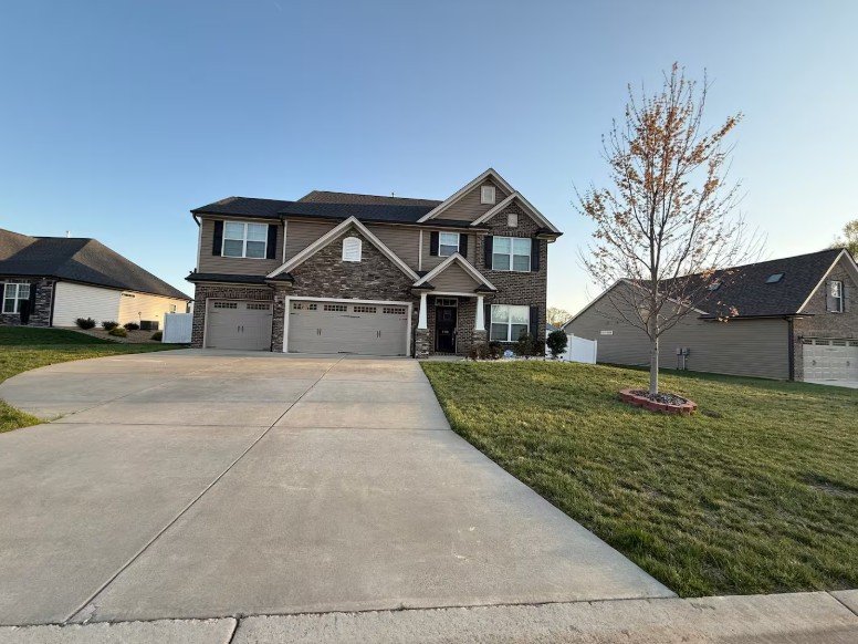 Kernersville House: 7709 Quiet Pine