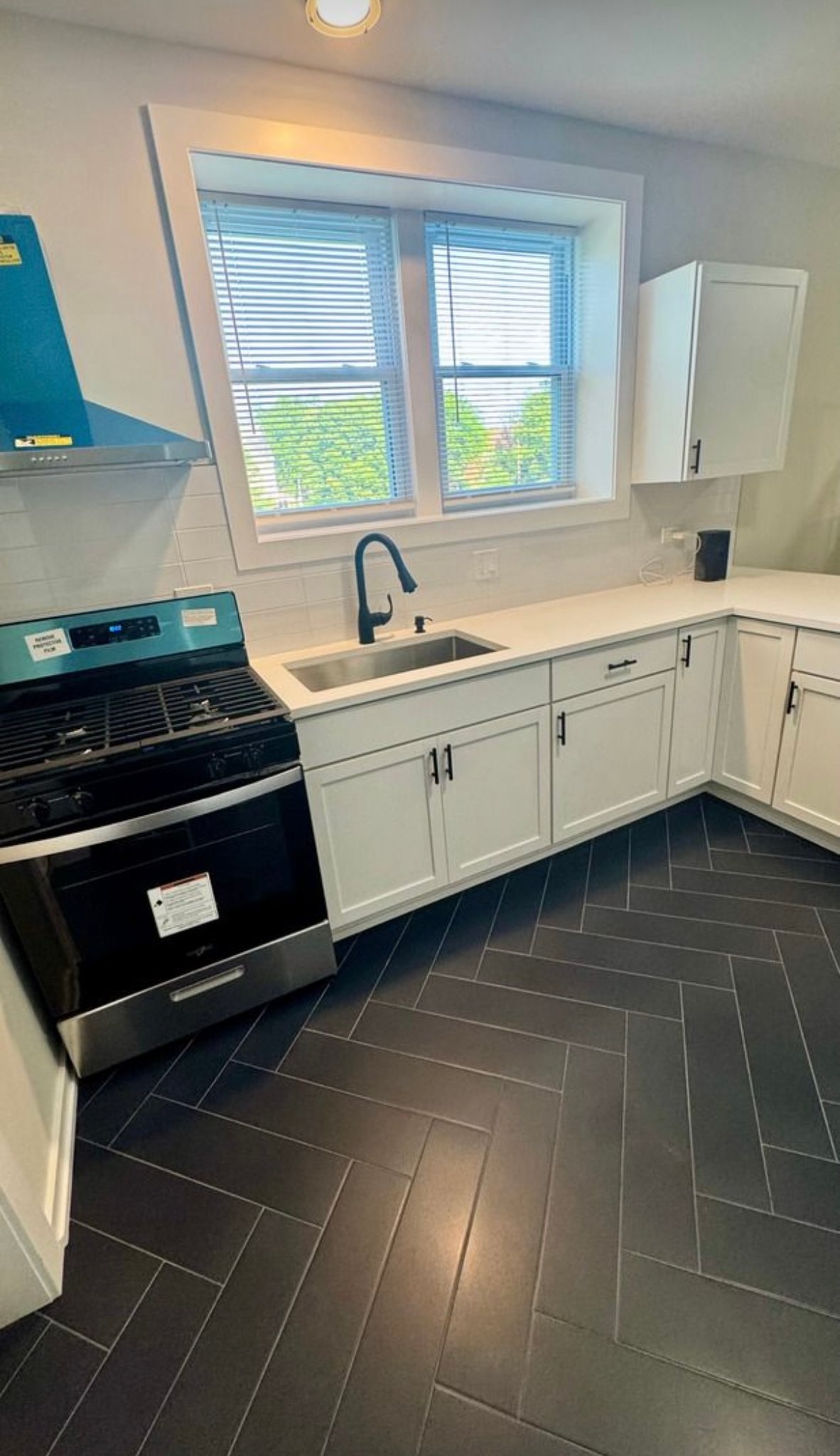 Chicago Apartment: 1110 W Marquette Rd