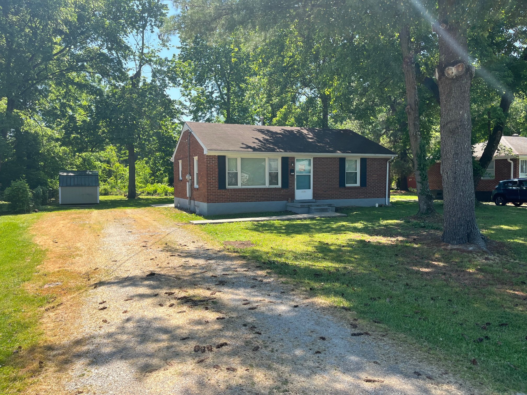 Louisville House: 3204 Donald Dr